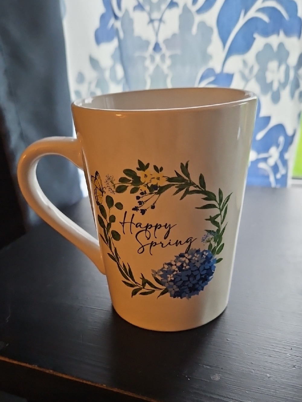 Royal Norfolk White Mug with Blue Floral Wreath